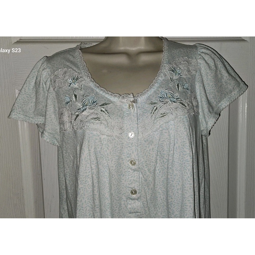 MISS‎ ELAINE Sz S Short Sleeve Floral Nightgown 1/4 Button Up Embroided Lace - Picture 3 of 6